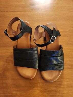 Miz Mooz Rainie Women's Black Leather Ankle-Strap Sandals